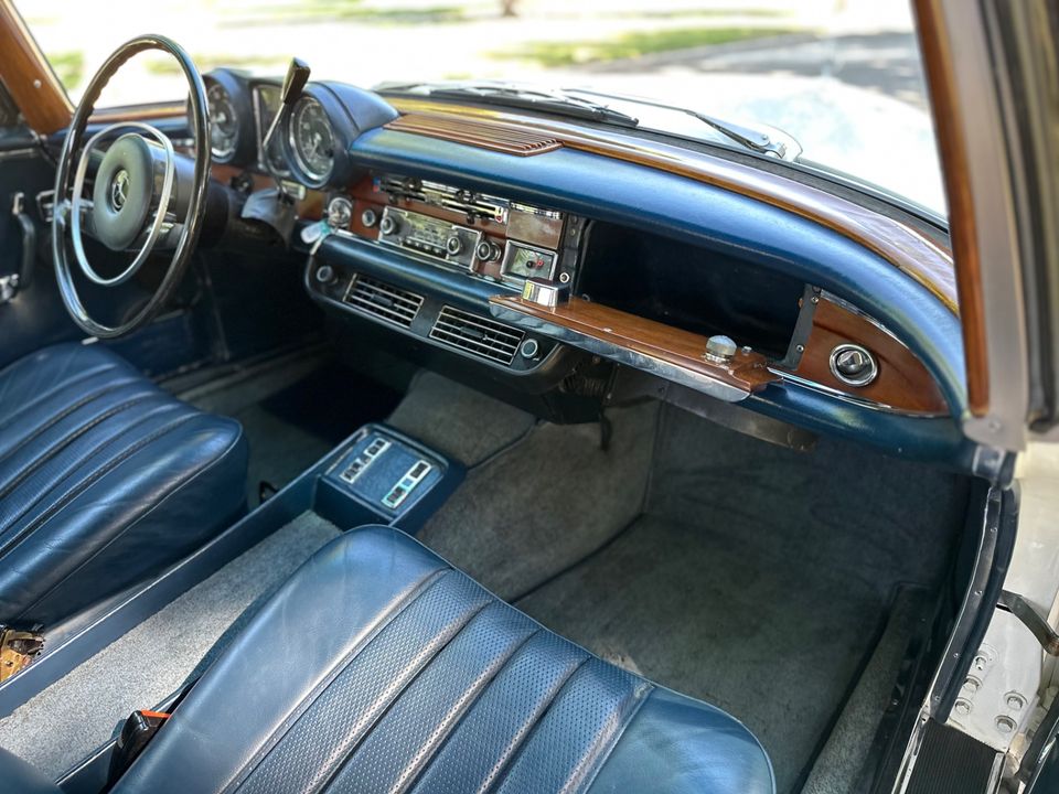 1970 Mercedes Benz 280SE