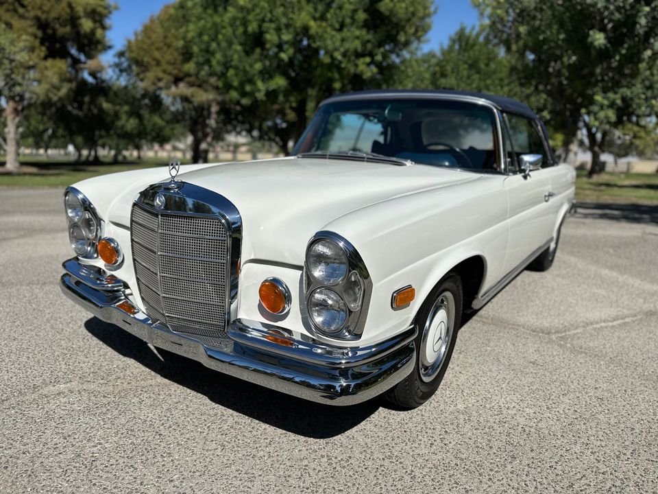 1970 Mercedes Benz 280SE