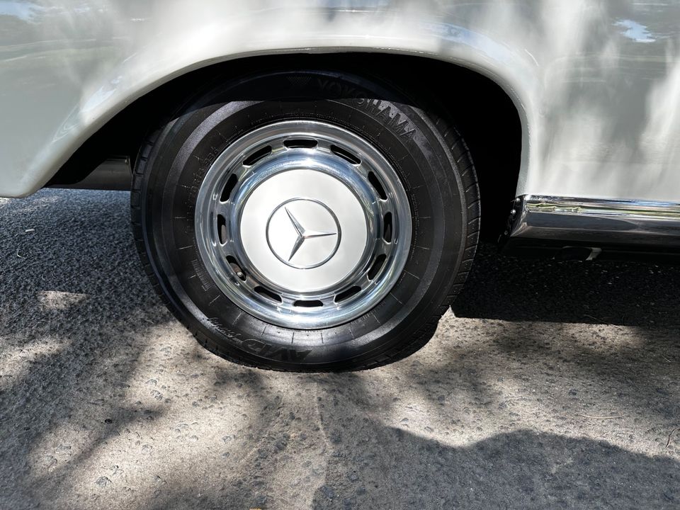 1970 Mercedes Benz 280SE
