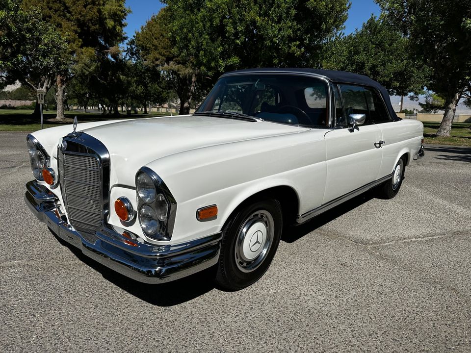 1970 Mercedes Benz 280SE
