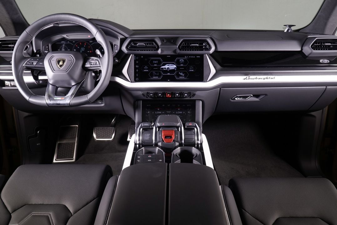 2025 Lamborghini Urus SE