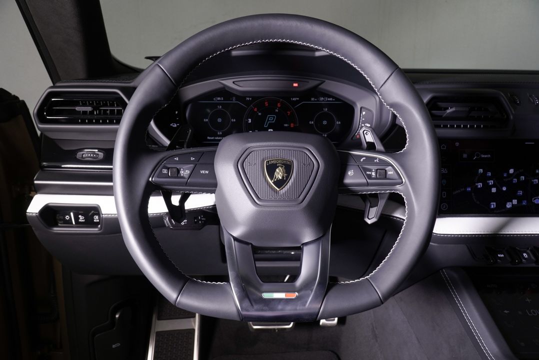 2025 Lamborghini Urus SE