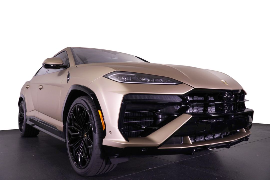 2025 Lamborghini Urus SE