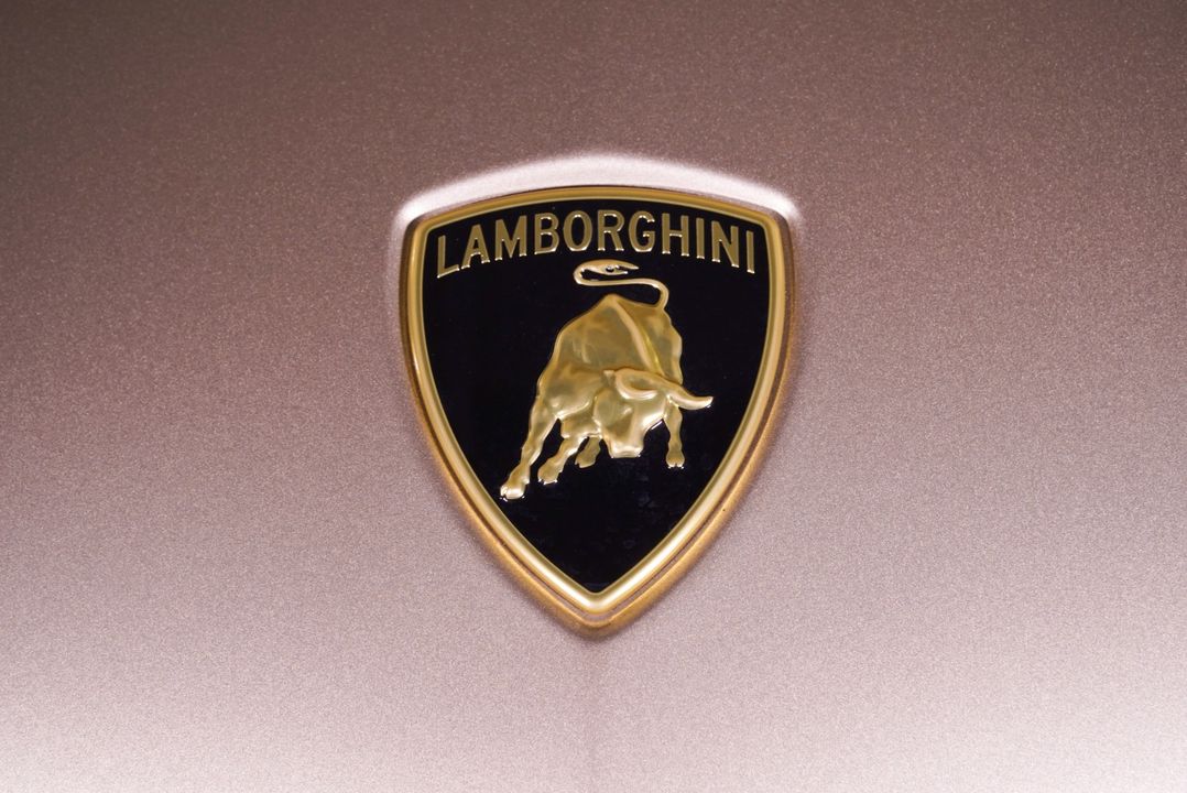 2025 Lamborghini Urus SE