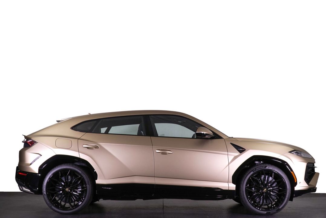 2025 Lamborghini Urus SE
