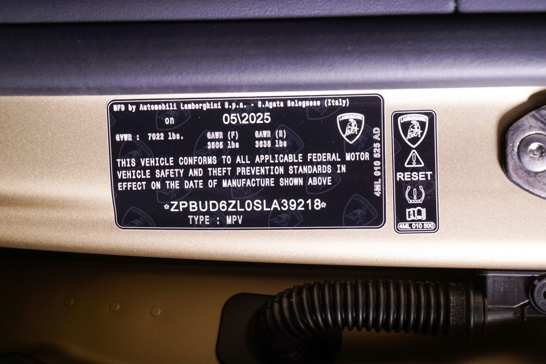 2025 Lamborghini Urus SE