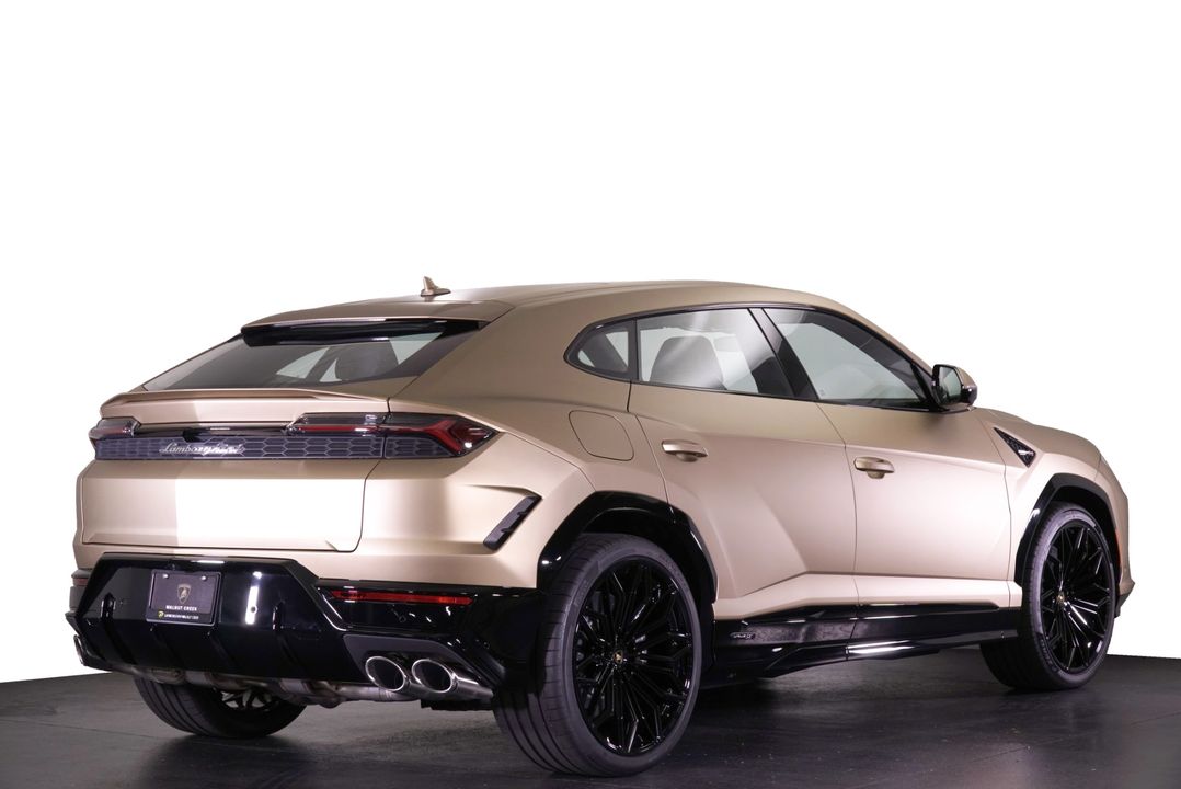 2025 Lamborghini Urus SE