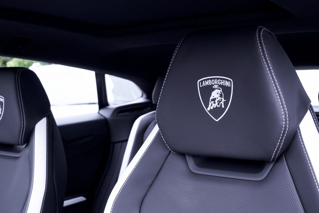2025 Lamborghini Urus SE