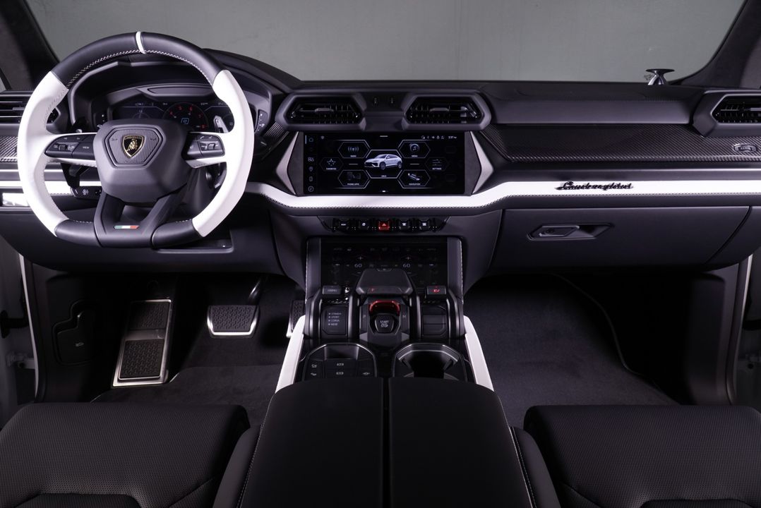 2025 Lamborghini Urus SE
