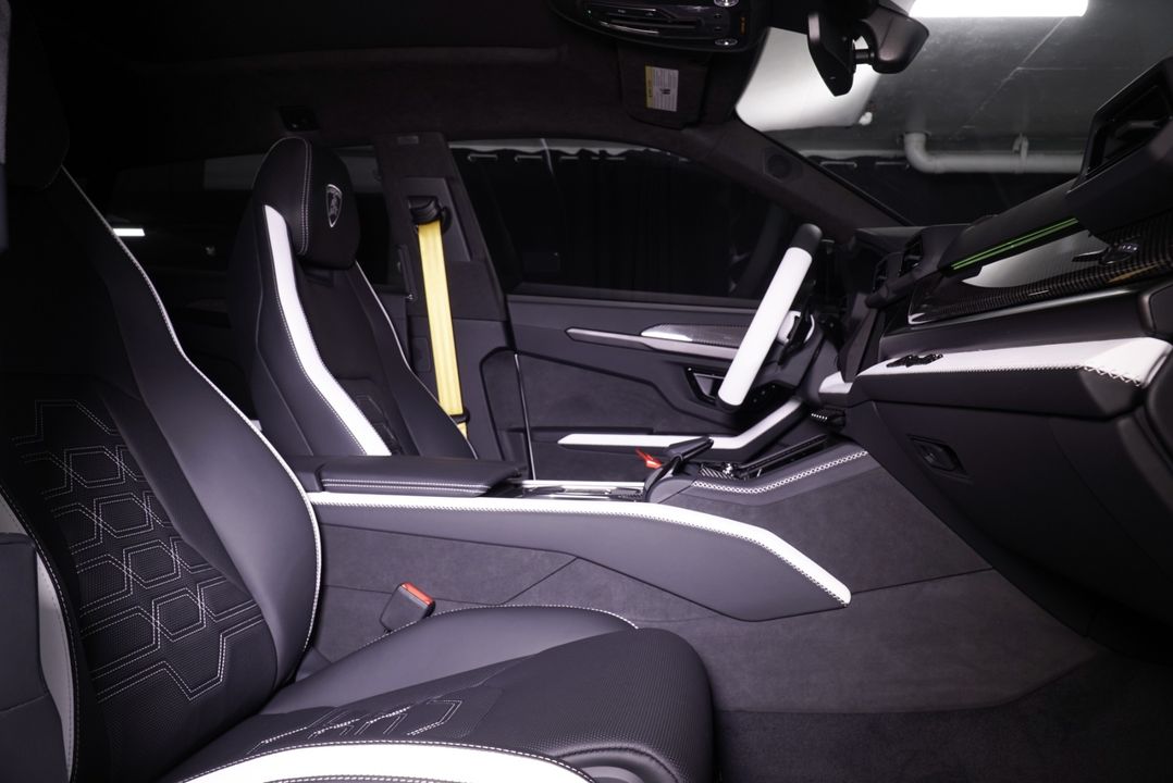 2025 Lamborghini Urus SE