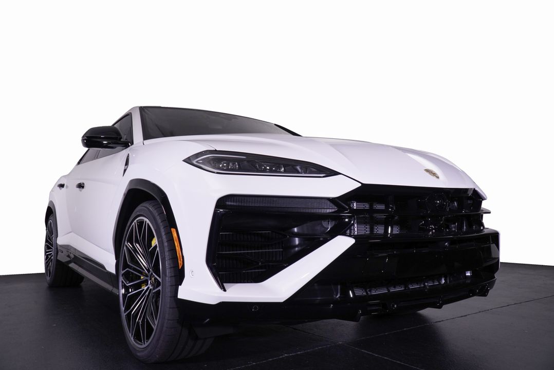 2025 Lamborghini Urus SE