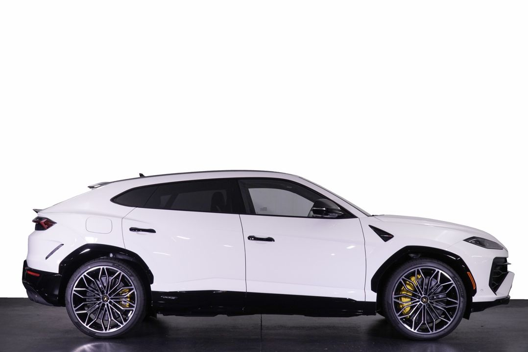 2025 Lamborghini Urus SE
