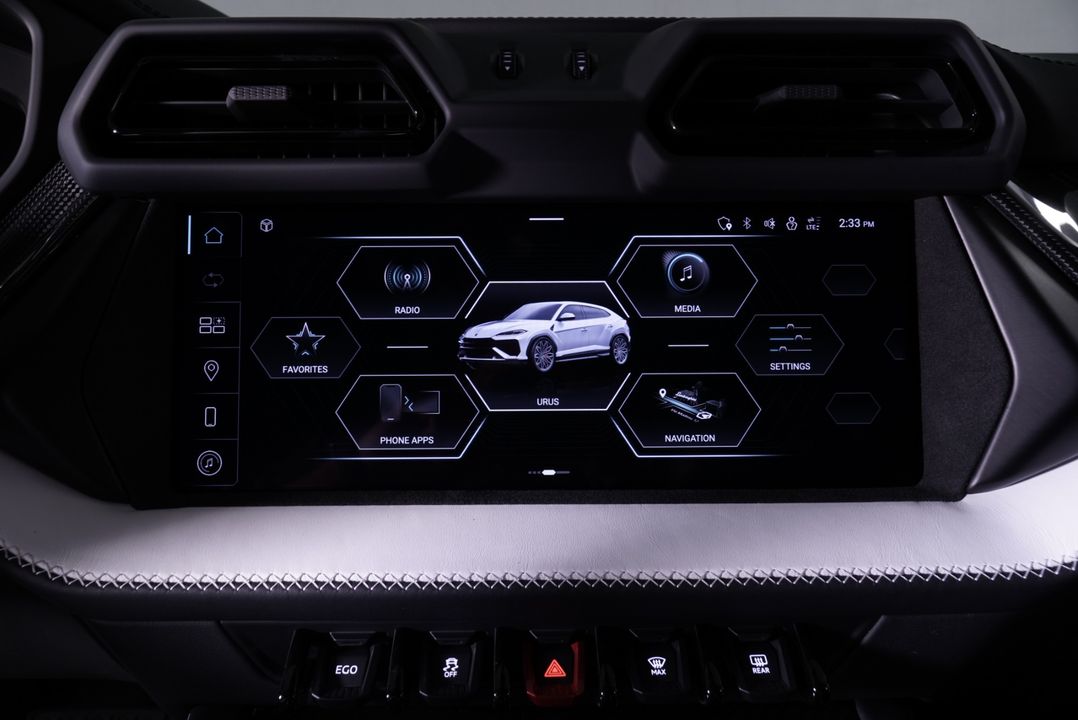 2025 Lamborghini Urus SE