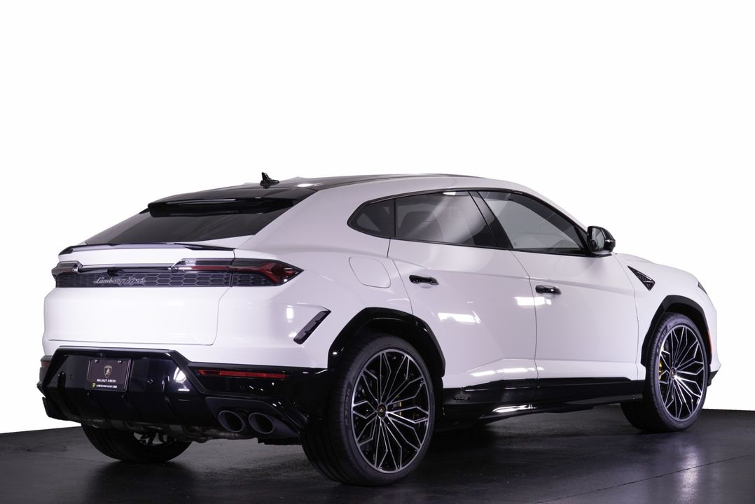 2025 Lamborghini Urus SE