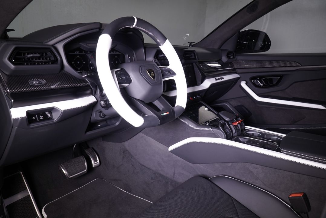2025 Lamborghini Urus SE
