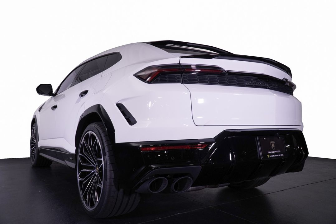 2025 Lamborghini Urus SE