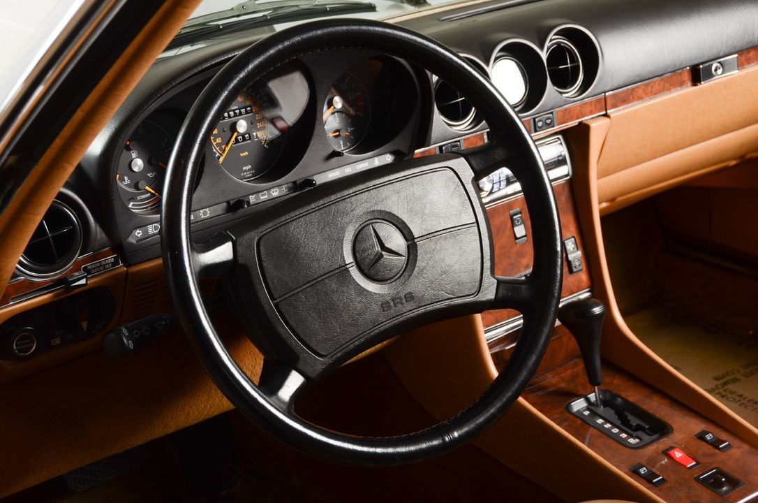 1987 Mercedes-Benz 560-Class