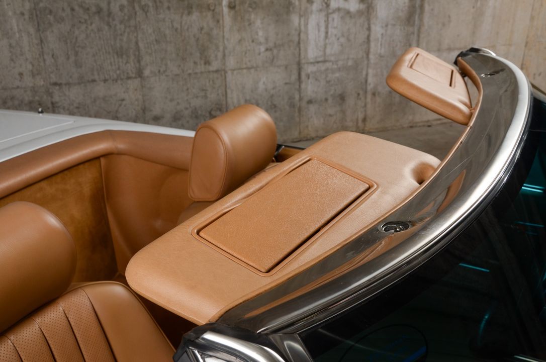 1987 Mercedes-Benz 560-Class