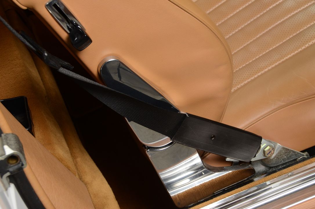 1987 Mercedes-Benz 560-Class