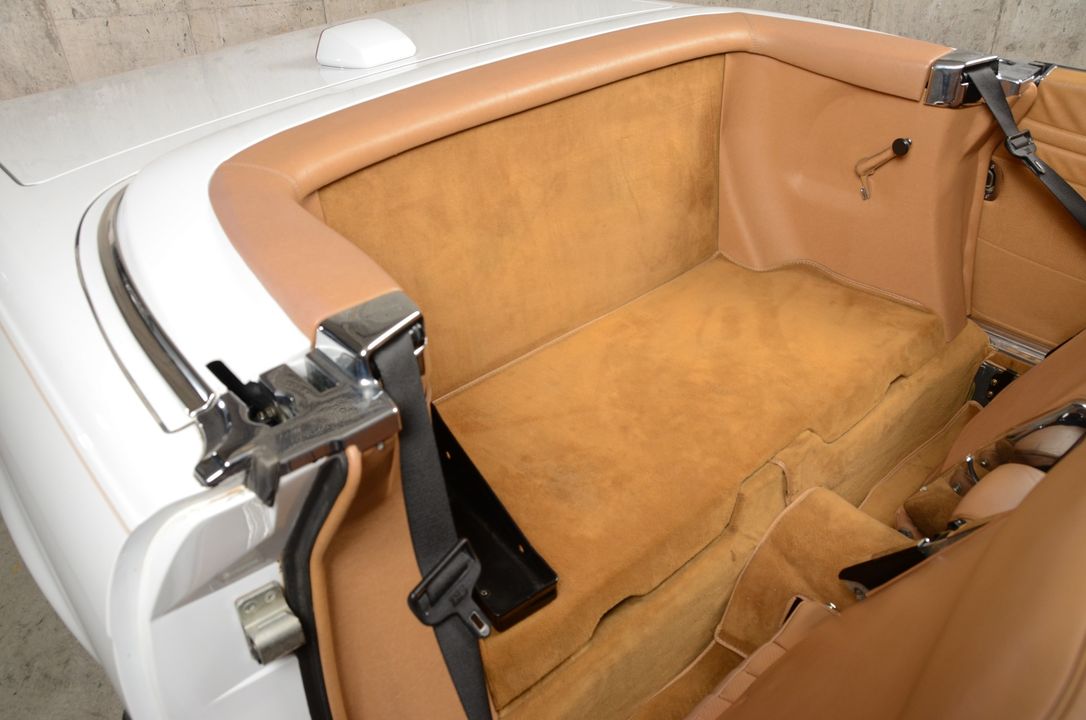 1987 Mercedes-Benz 560-Class