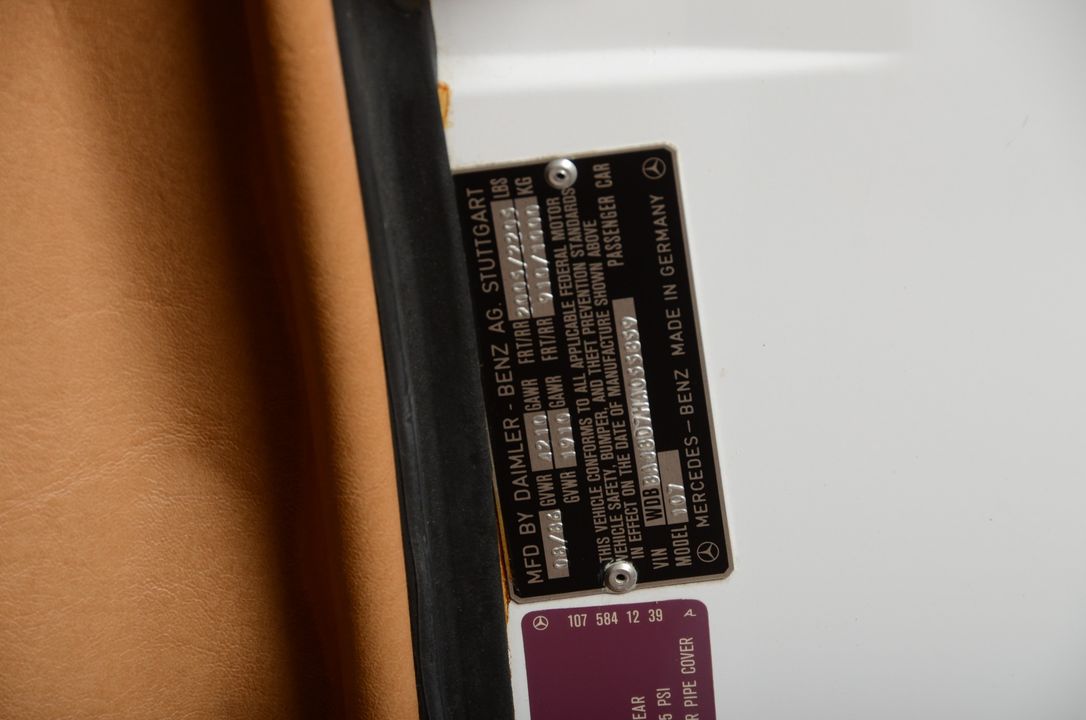 1987 Mercedes-Benz 560-Class