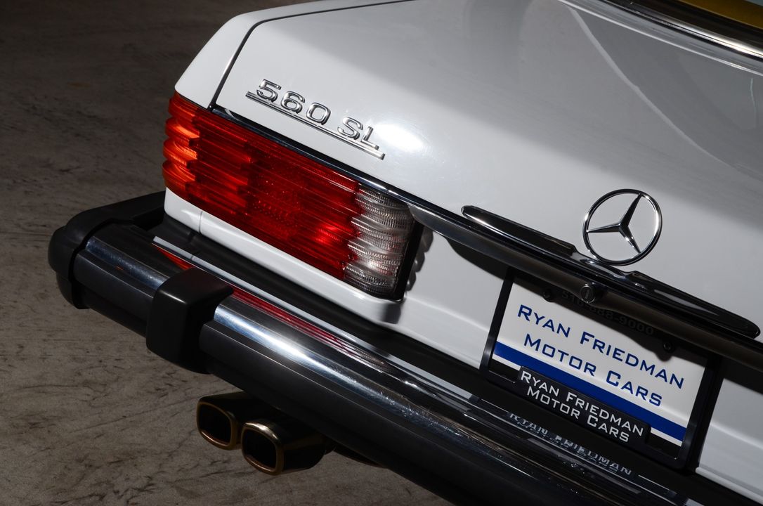 1987 Mercedes-Benz 560-Class