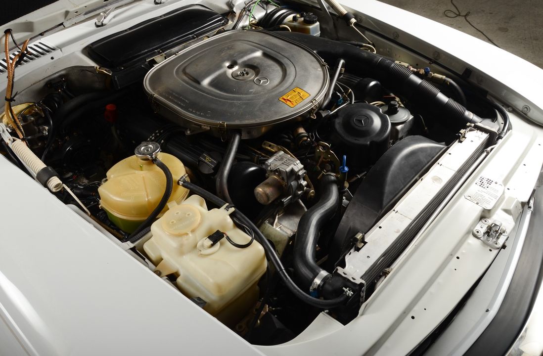 1987 Mercedes-Benz 560-Class