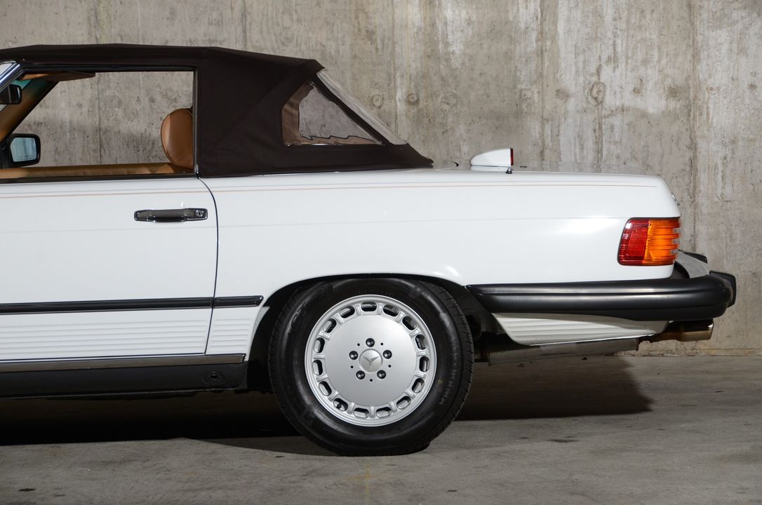 1987 Mercedes-Benz 560-Class