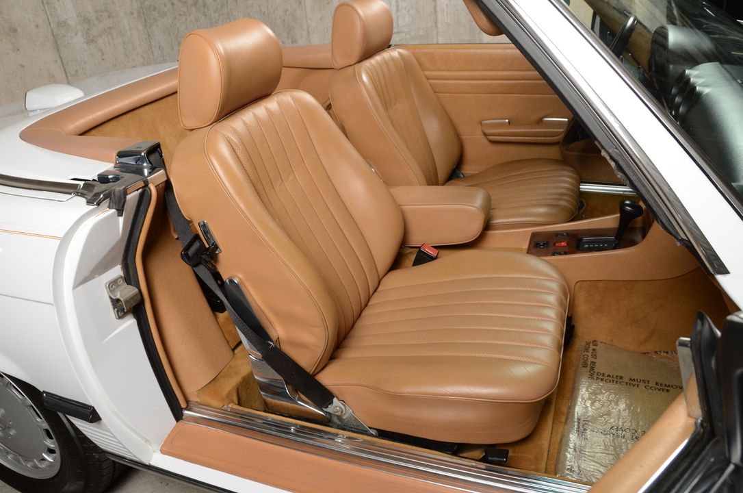 1987 Mercedes-Benz 560-Class