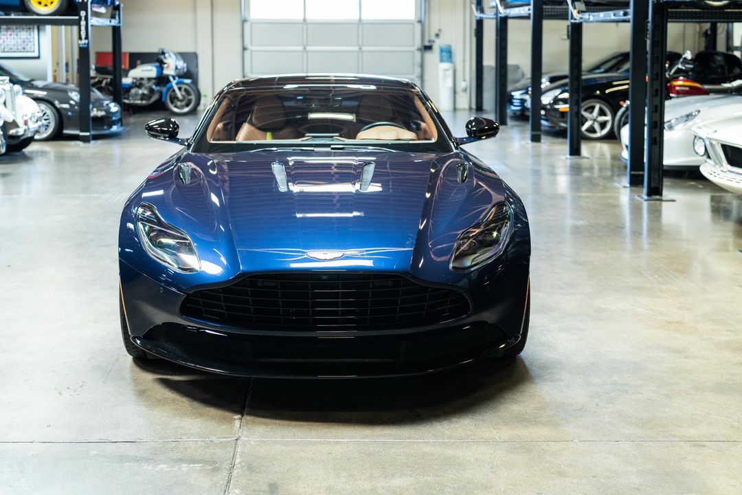 2019 Aston Martin DB11