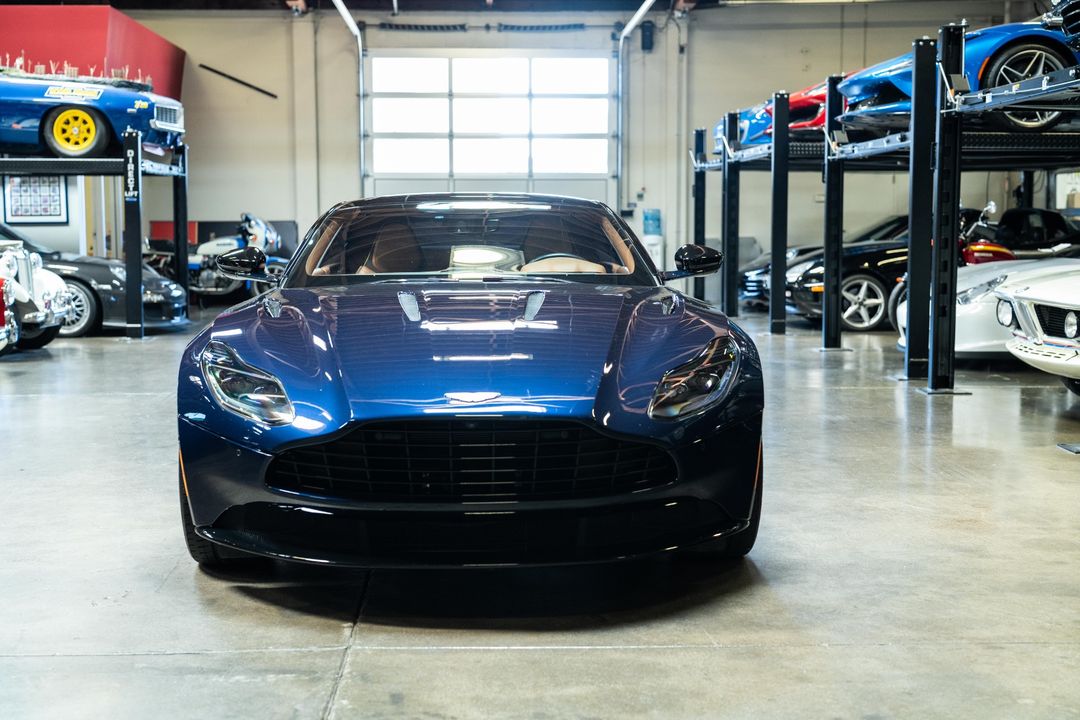 2019 Aston Martin DB11