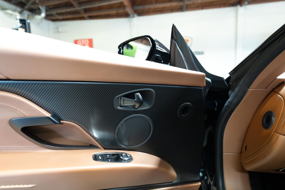 2019 Aston Martin DB11