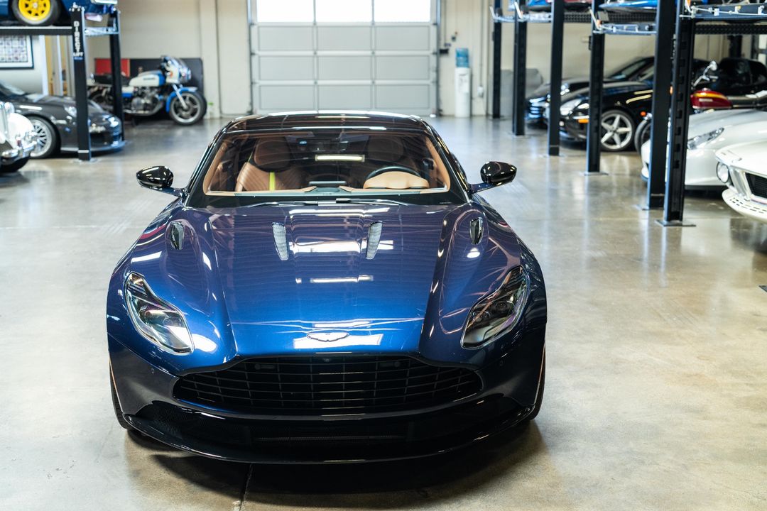 2019 Aston Martin DB11