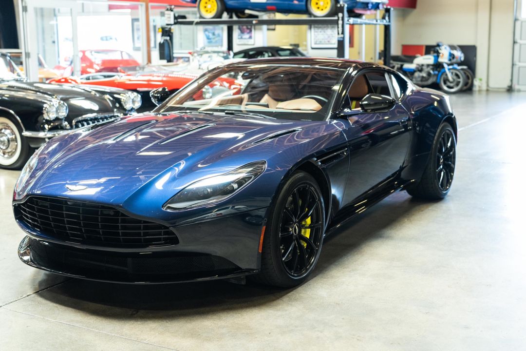 2019 Aston Martin DB11