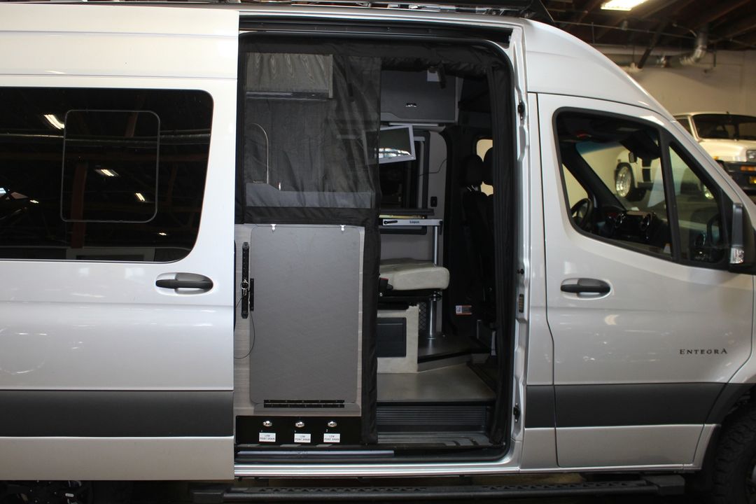 2020 Mercedes-Benz Sprinter camper