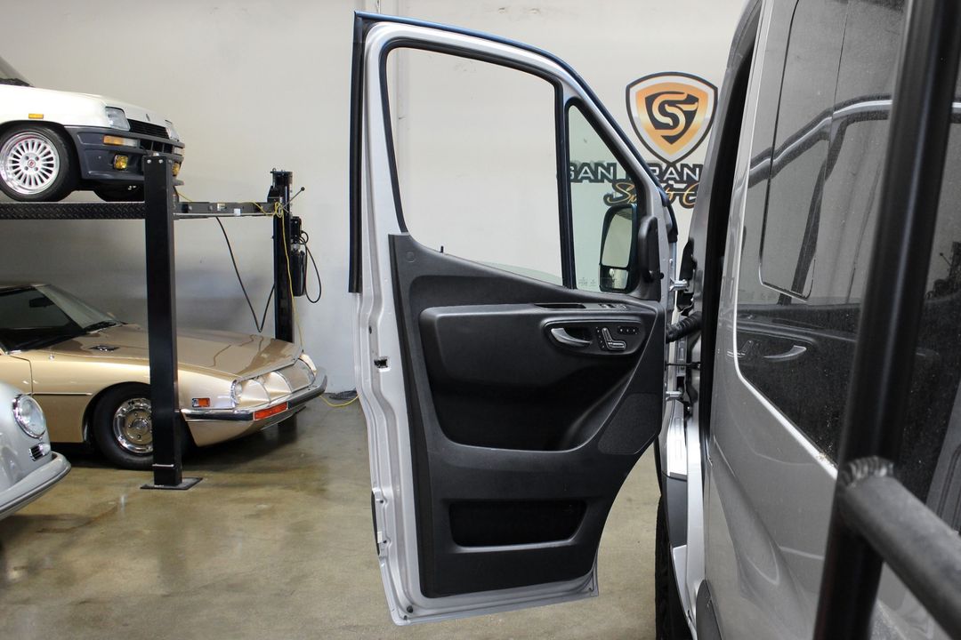 2020 Mercedes-Benz Sprinter camper
