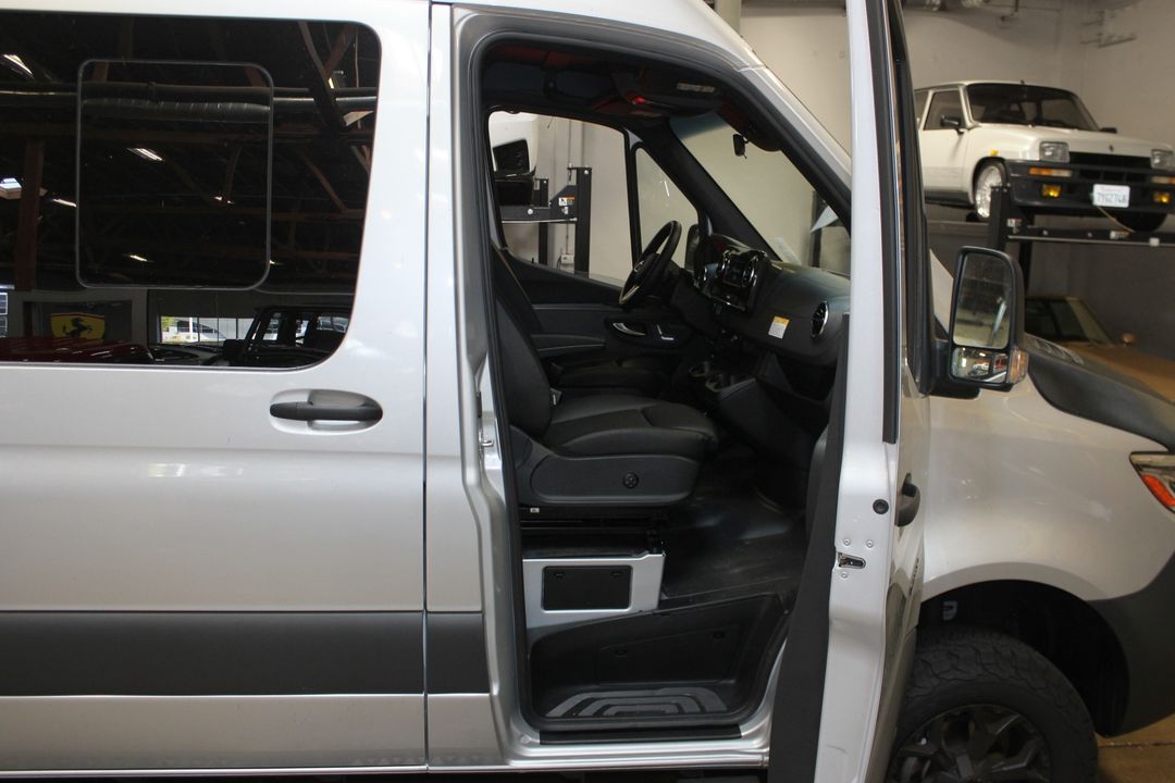 2020 Mercedes-Benz Sprinter camper