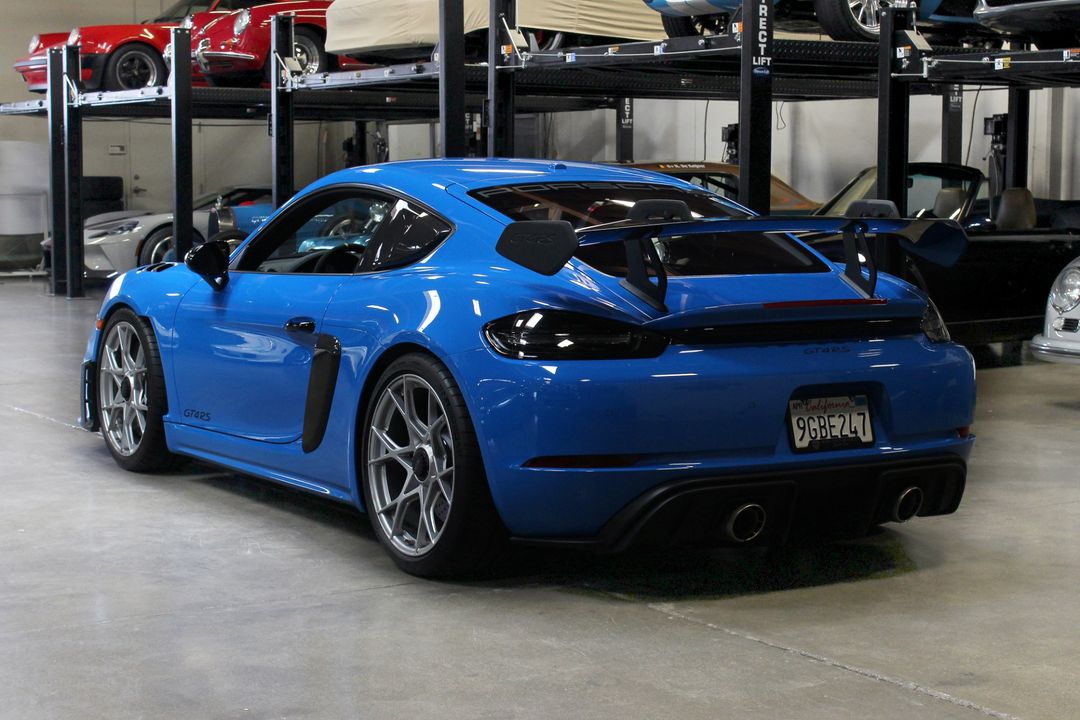 2023 Porsche 718 Cayman