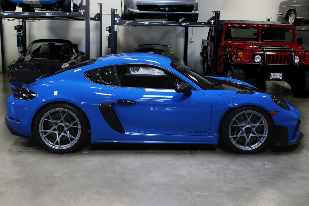 2023 Porsche 718 Cayman