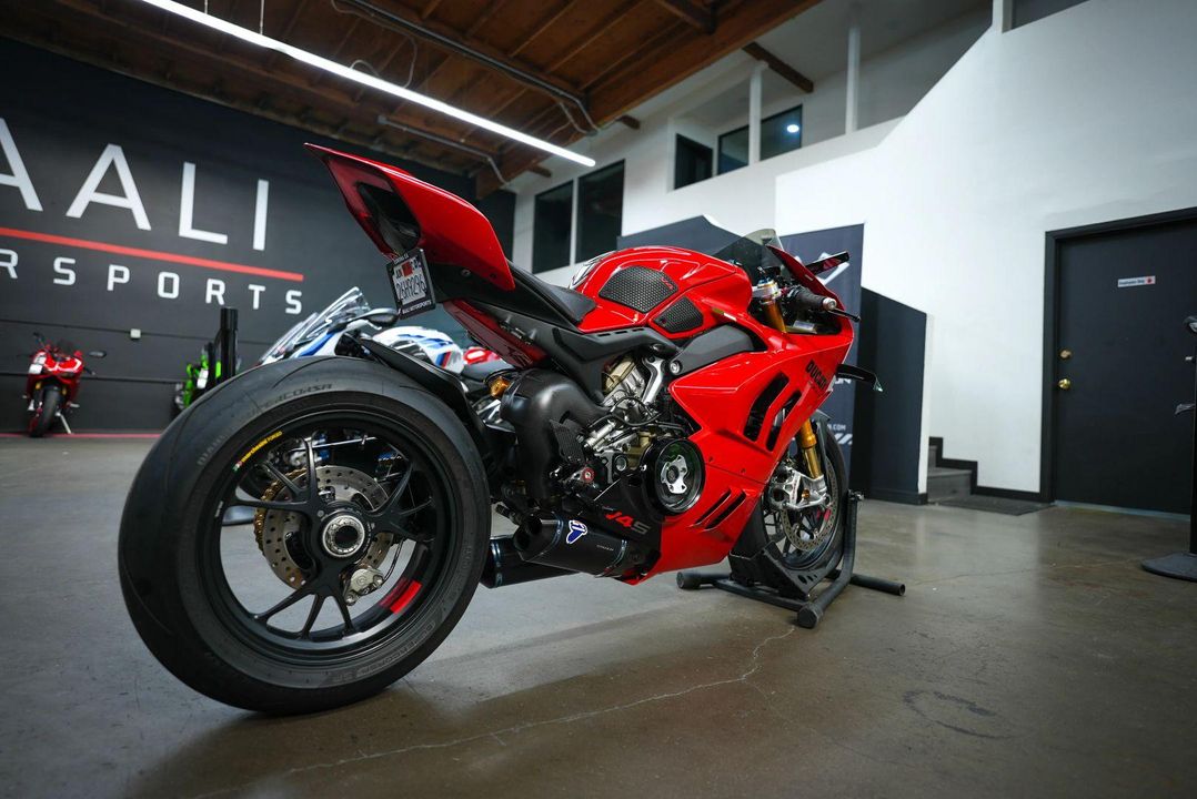 2023 Ducati Panigale V4 S