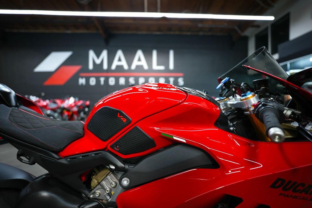 2023 Ducati Panigale V4 S