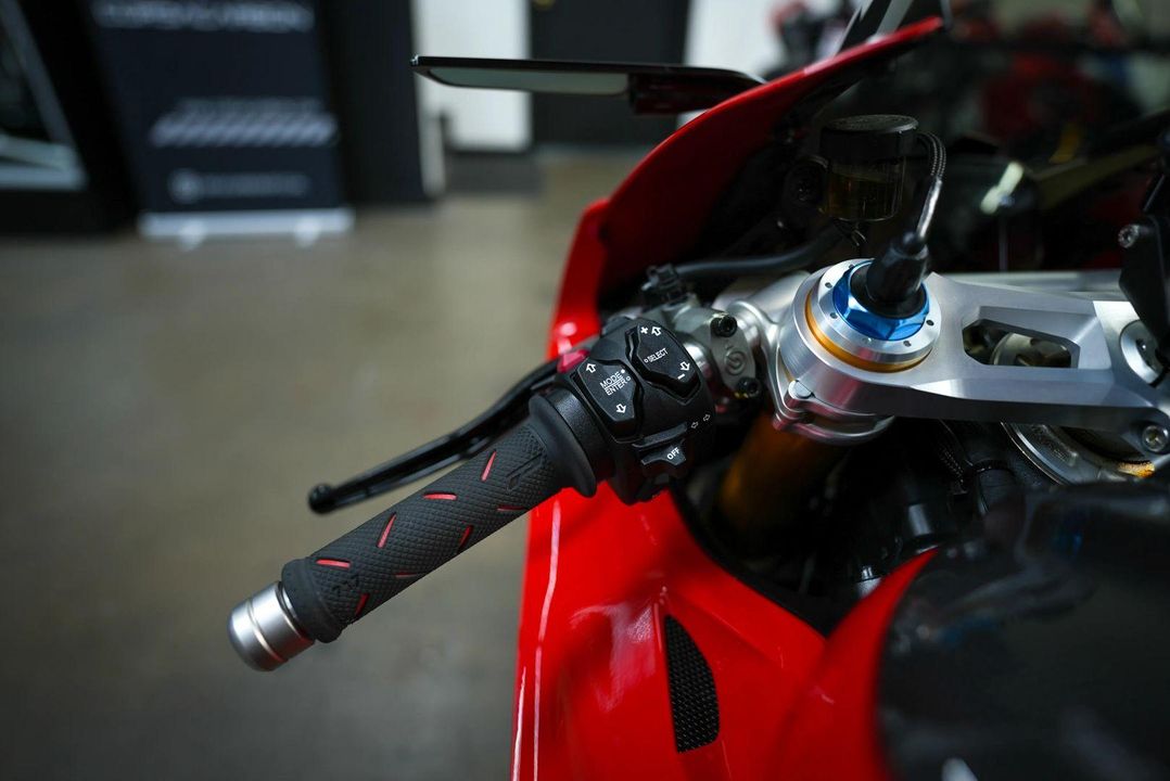 2023 Ducati Panigale V4 S