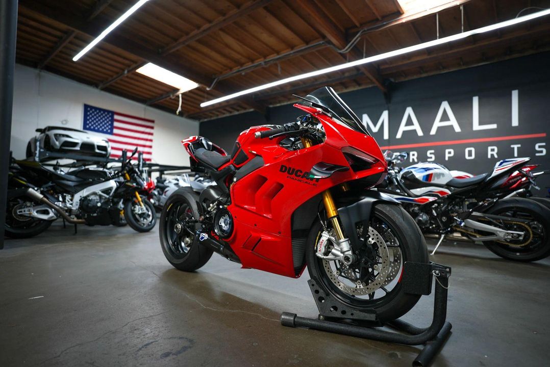 2023 Ducati Panigale V4 S