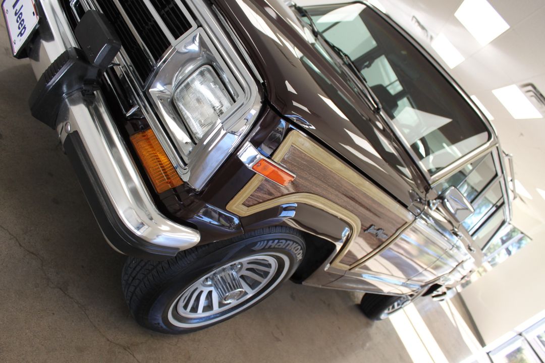 1989 Jeep Grand Wagoneer