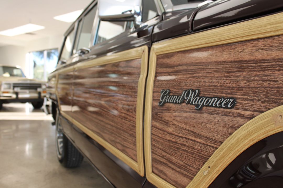 1989 Jeep Grand Wagoneer