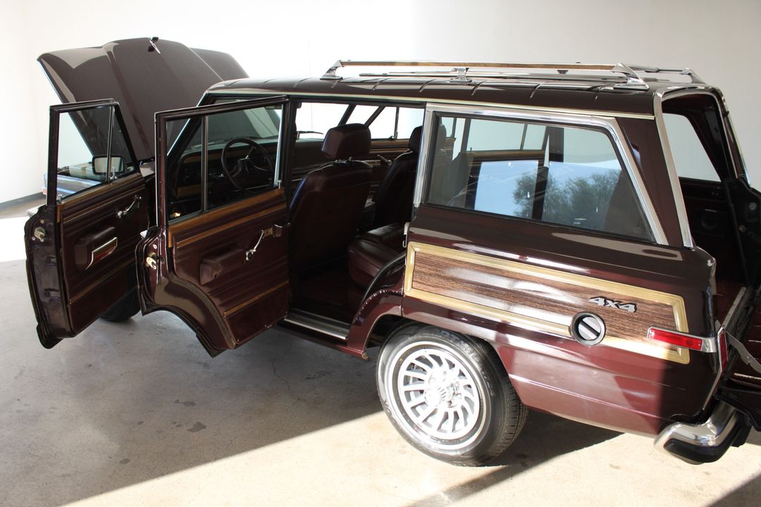 1989 Jeep Grand Wagoneer