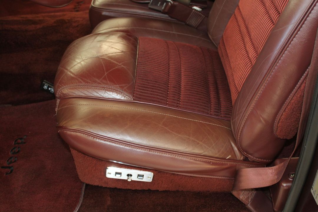 1989 Jeep Grand Wagoneer