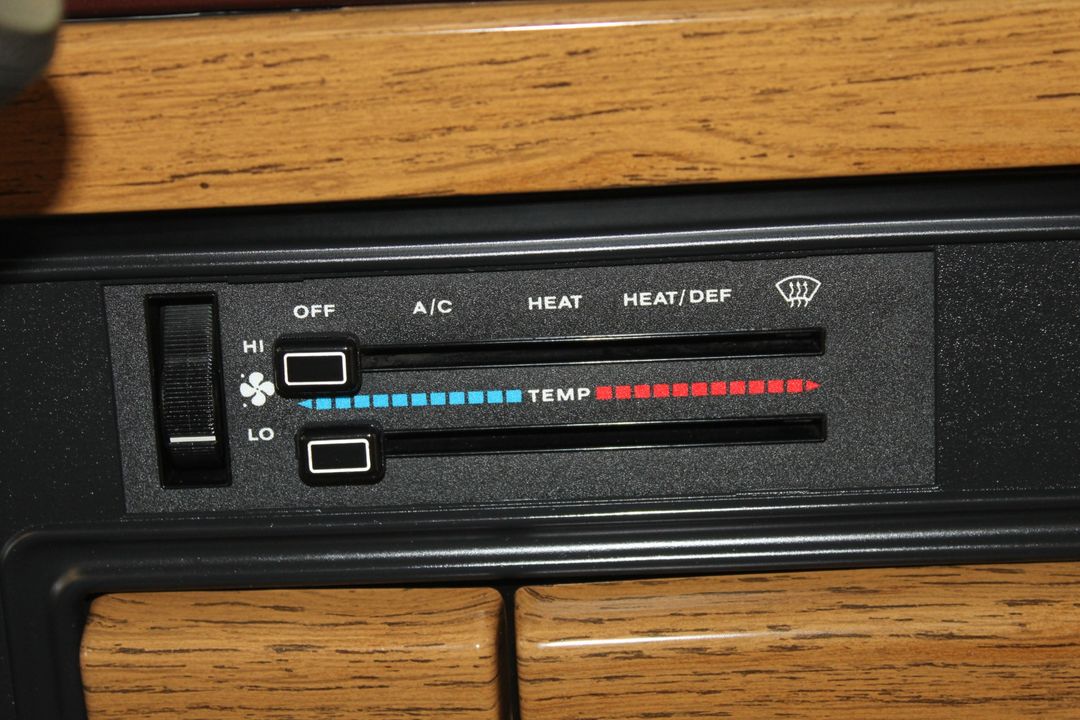 1989 Jeep Grand Wagoneer