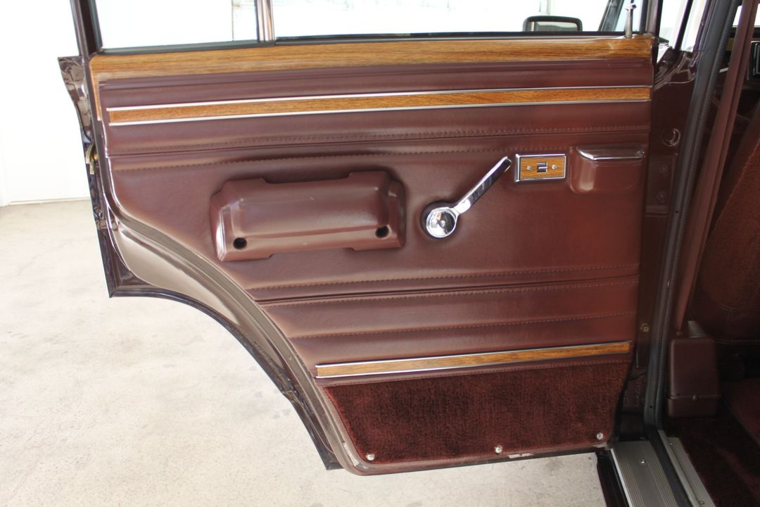 1989 Jeep Grand Wagoneer