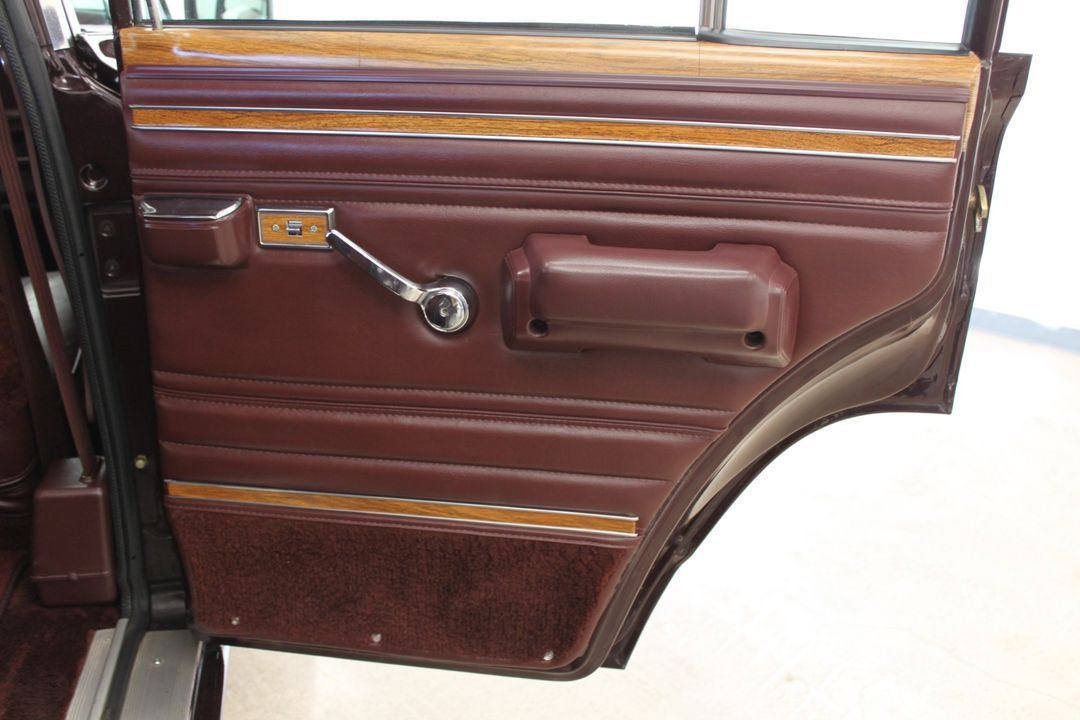 1989 Jeep Grand Wagoneer
